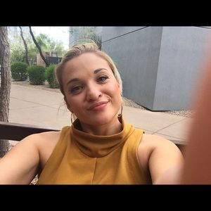 Meet your Posher, Vanessa